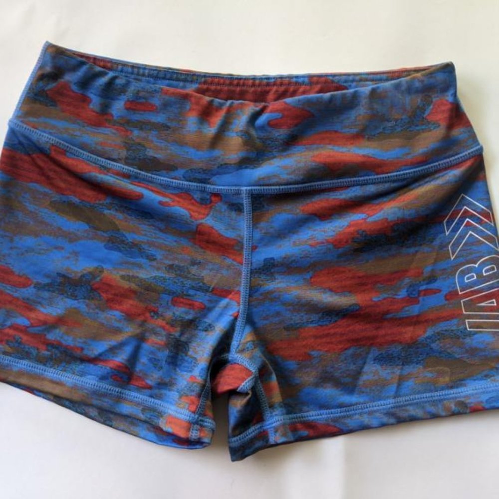 IAB | MFG Size 6/Small 3 Inch Coral Camo Women's Booty shorts 2.0